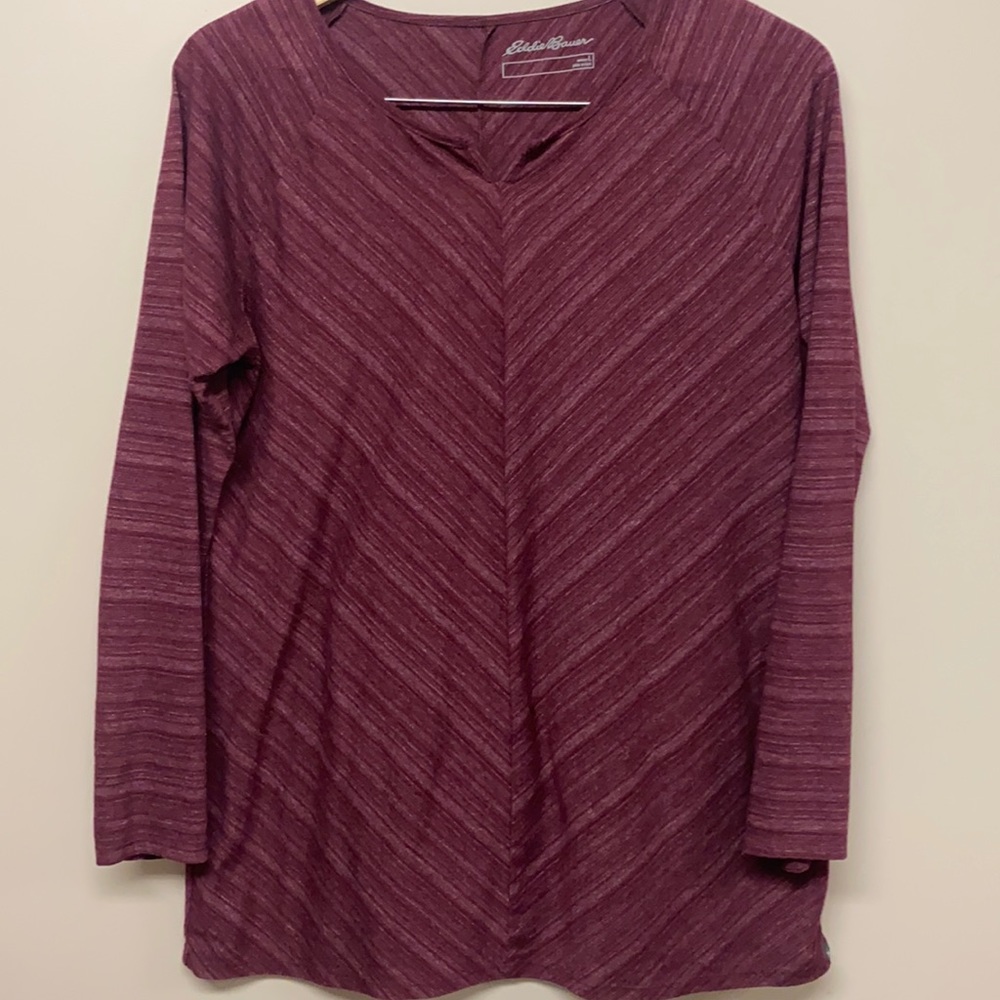 Eddie Bauer maroon v neck shirt